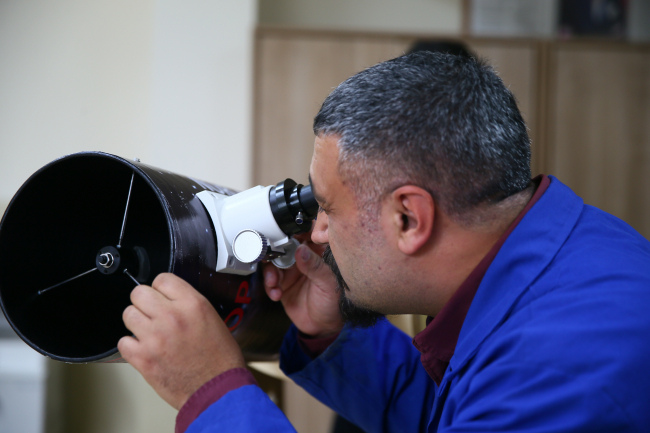 İzmir'de liseliler atık malzemelerden teleskop yaptı
