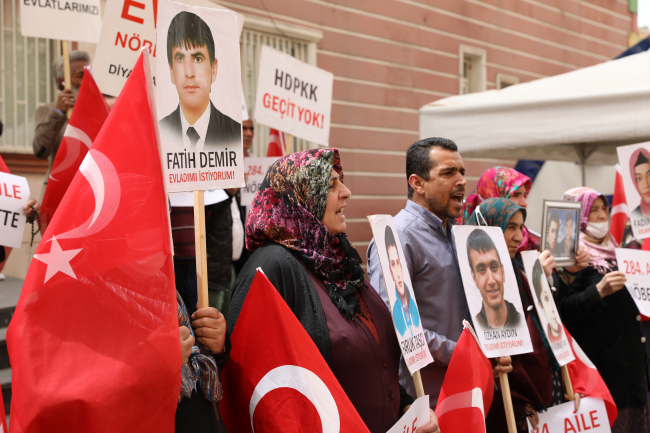 Bir aile daha evlat nöbetine katıldı