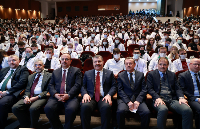 Bakan Koca: Çalışma süresini maksimum 24 saatle sınırlandırmak istiyoruz