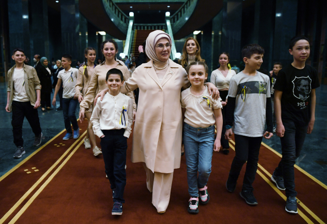 Emine Erdoğan savaş mağduru çocuklarla iftarda bir araya geldi