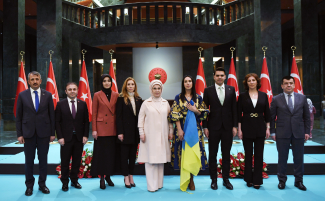 Emine Erdoğan savaş mağduru çocuklarla iftarda bir araya geldi