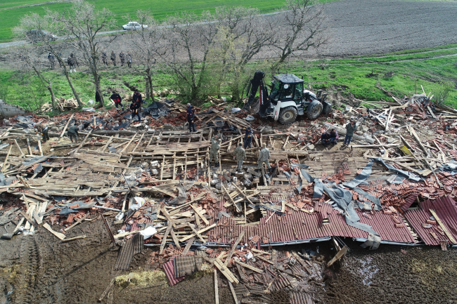 Kırklareli'nde ağıl çöktü: 40 küçükbaş hayvan telef oldu
