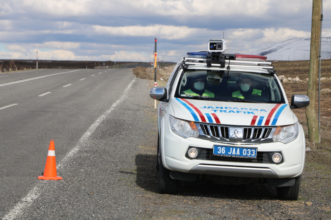 Kars'ta yerli mobil hız tespit sistemi kullanılmaya başlandı