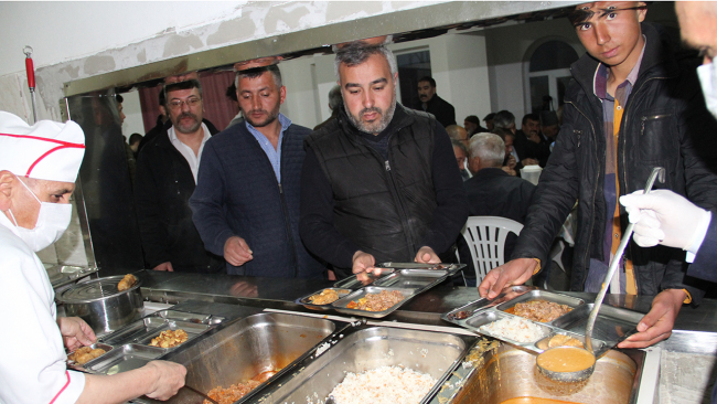 Bu köyde 30 yıldır tek iftar sofrası kuruluyor