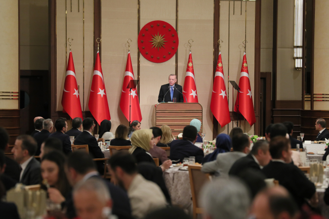 Cumhurbaşkanı Erdoğan: Bilim Kurulu'nun tavsiyesi ile alınan kararları milletimizle paylaşacağız