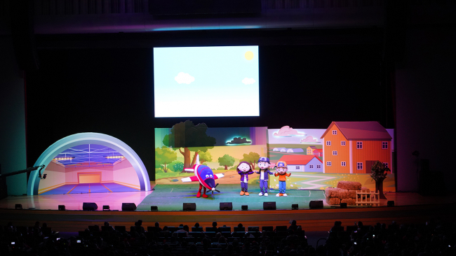 Çocuklar Hürkuş ve Gökbey'le buluştu