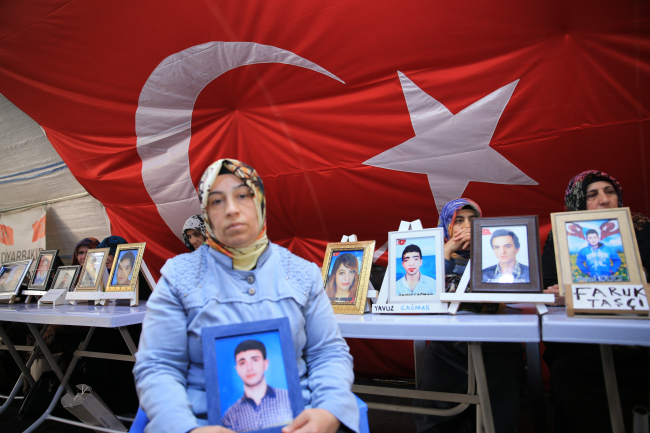 Diyarbakır anneleri evlatlarına kavuşmak için nöbete devam ediyor