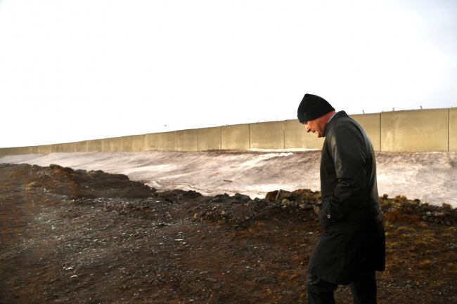 Bakan Soylu, Türkiye-İran sınırındaki güvenlik duvarı çalışmalarını inceledi