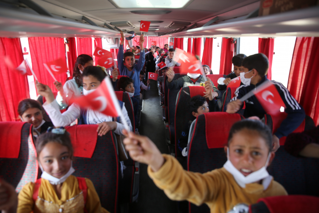 Harekat bölgesinden Türkiye'ye getirilen çocuklar doyasıya eğlendi