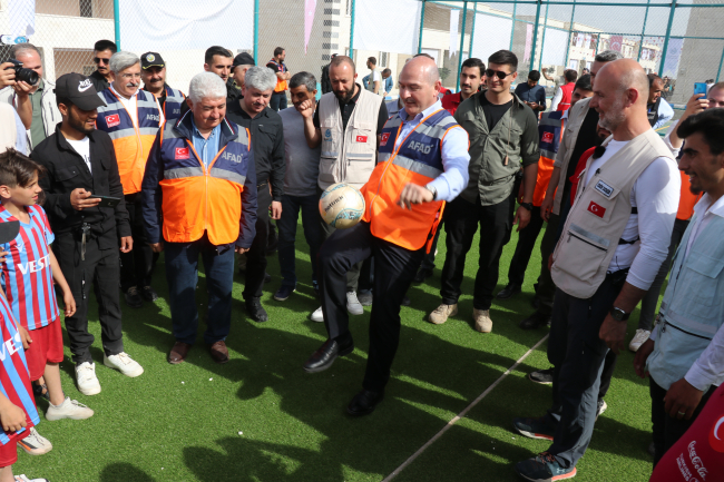 İçişleri Bakanı Süleyman Soylu, İdlib'de yetim köyü açılışı yaptı