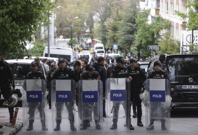 HDP Genel Merkezi önünde 6 kişi gözaltına alındı