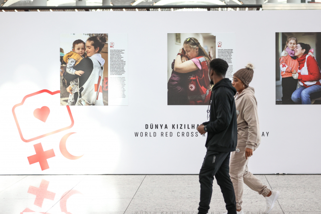 Türk Kızılaydan "iyilikte buluşmak" sergisi