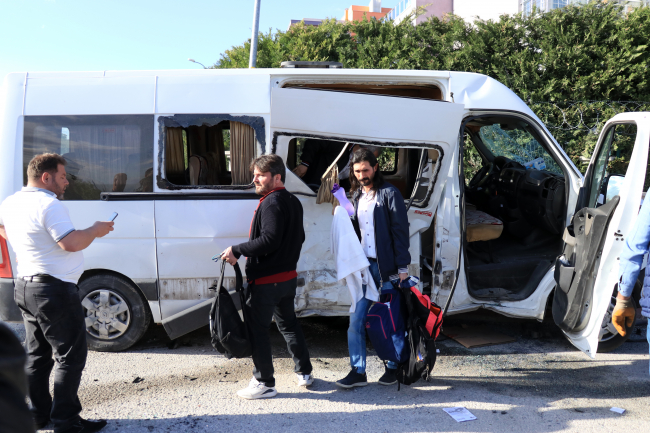 Konya'da iki öğrenci servisi çarpıştı: 14 yaralı