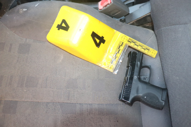 Hatay'da 'dur' ihtarına uymayan şüpheliler 2 polisi tabancayla yaraladı