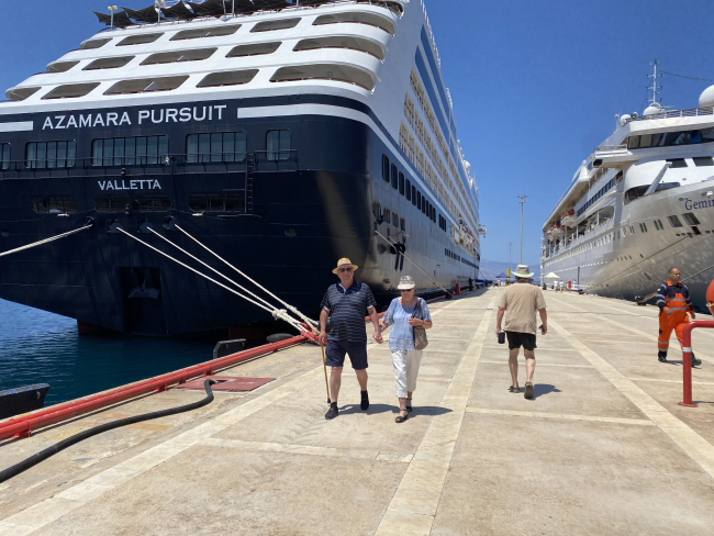 Çeşme Limanında kruvaziyer hareketliliği