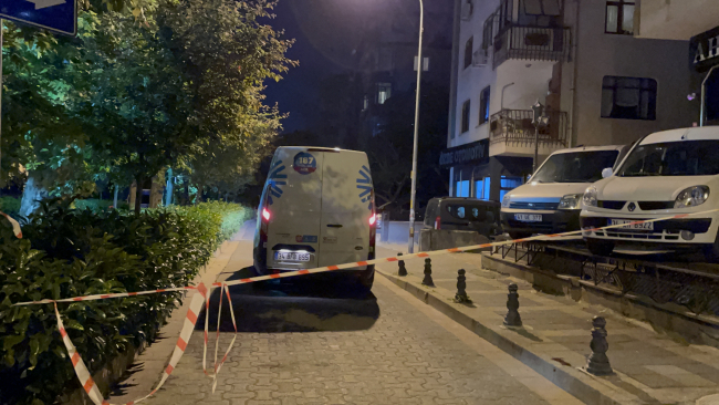 Kadıköy'de İSKİ'nin çalışmasında elektrik ve doğal gaz hattı zarar gördü