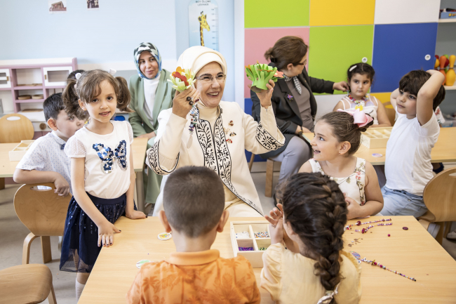 Emine Erdoğan: Yaklaşık 2 milyon 100 bin evladımız anaokulu imkanından istifade edecek