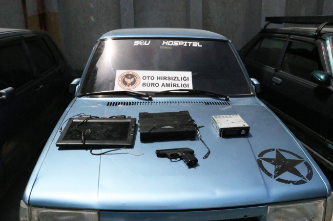 İzmir merkezli oto hırsızlığı operasyonu: 18 gözaltı