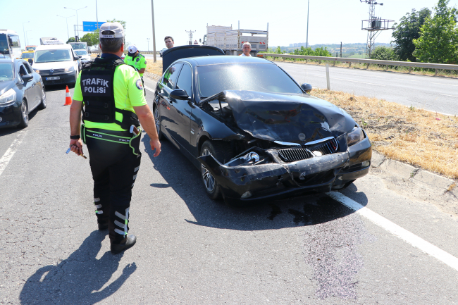 Freni boşalan kamyonet takla attı: 3 yaralı