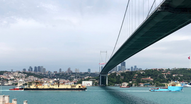 Karadeniz gazında yeni aşama: İstanbul Boğazı'nı geçti