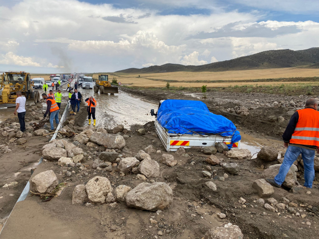 Sağanak Ankara-Aksaray ulaşımını aksattı