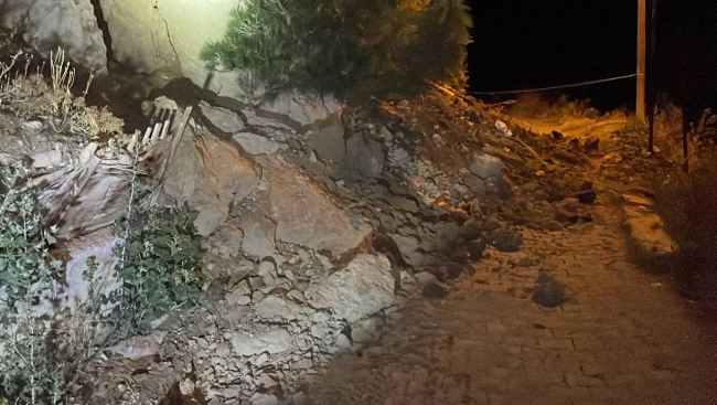 Karabük'te heyelan: 5 ev boşaltıldı