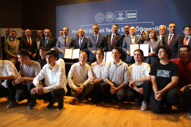 Bakan Özer: 81 ilde meslek liselerimize ekmek fabrikası kuracağız