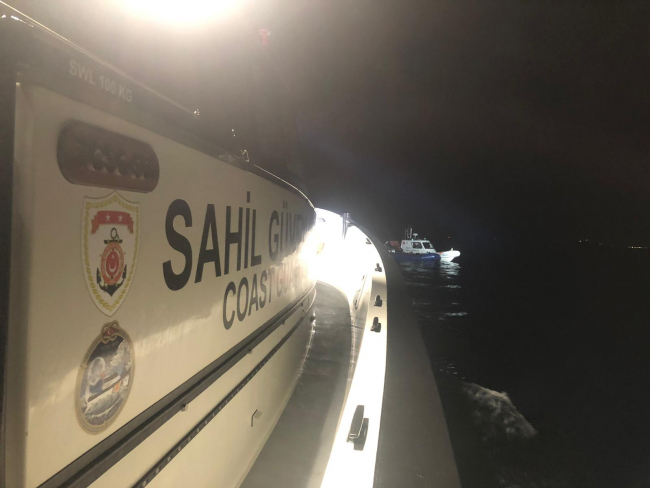 İzmir ve Aydın açıklarında 305 düzensiz göçmen kurtarıldı