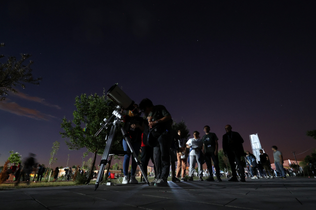Van'da ilk kez düzenlenen etkinlikte gökyüzü gözlemlendi