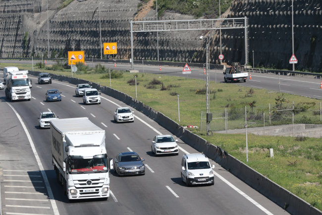 Anadolu Otoyolu'nda bayram yoğunluğu sürüyor