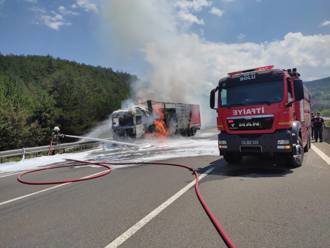 Anadolu Otoyolu'nda tır yangını - Son Dakika Haberleri