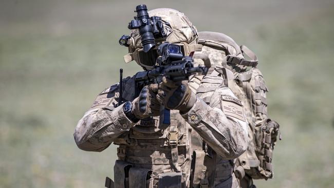 Komandolar elleri tetikte "daima hazır"