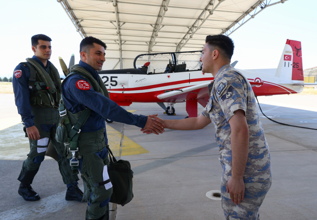 Anadolu Kartalları İzmir'de yetişiyor