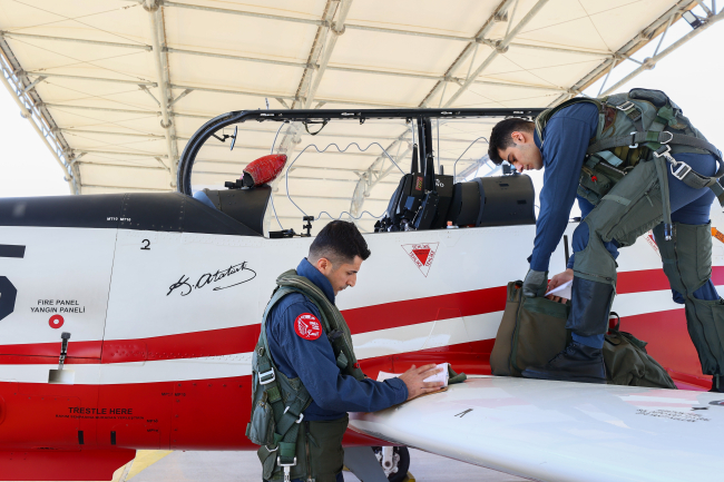 Anadolu Kartalları İzmir'de yetişiyor