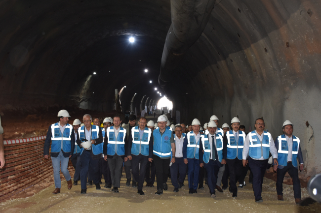 Bakan Karaismailoğlu: 100 yıllık kalkınma ihtiyacımızı 20 yıla sığdırmayı başardık