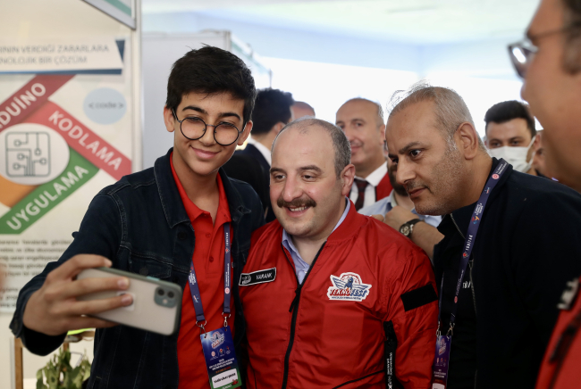 Bakan Varank: Türkiye'nin geleceği gerçekten çok parlak