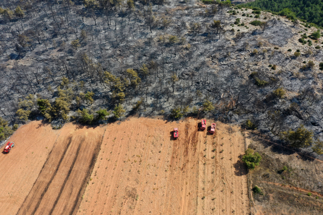 Yangın dehşetini gözyaşlarıyla anlattı: 45 dakikada köye ulaştı