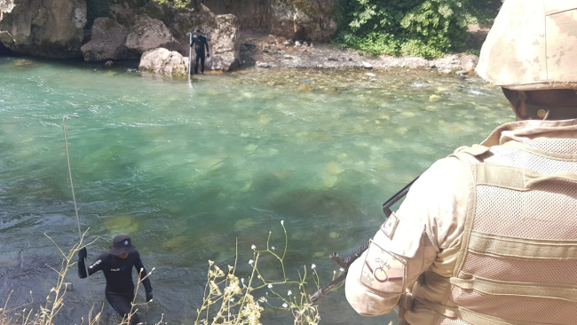Müküs çayına düşen hemşireyi arama çalışmaları sürüyor