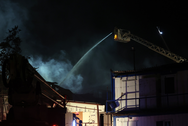 İstanbul'da geri dönüşüm fabrikasında yangın