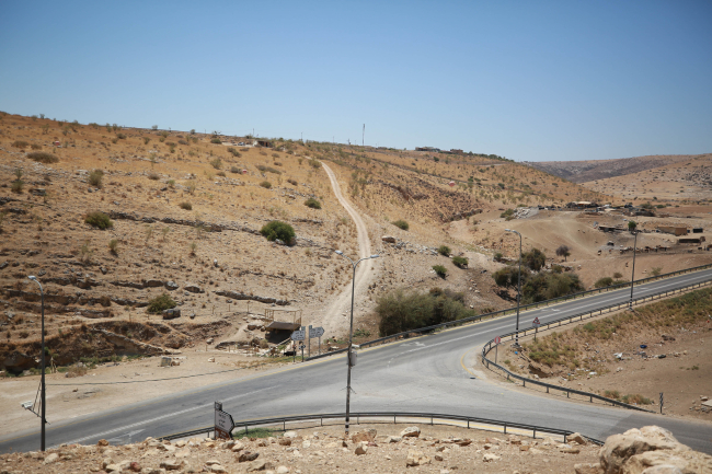 Filistinliler, Ürdün Vadisi'ndeki su kaynaklarını gasbeden Yahudi yerleşimcilere karşı mücadele veriyor