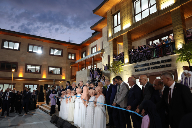 Cumhurbaşkanı Erdoğan, Kocaeli'de okul açılışına katıldı