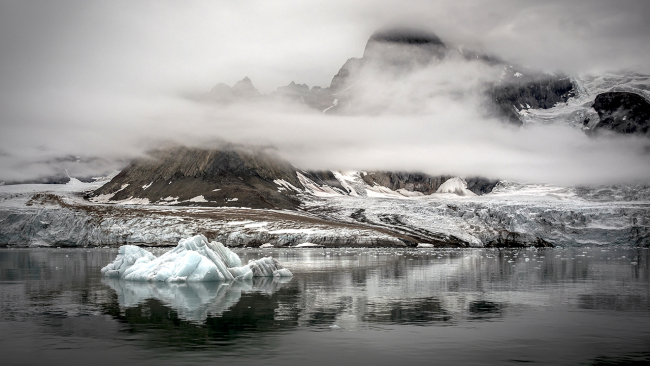 Azalan deniz buzu dünya iklimini tehdit ediyor