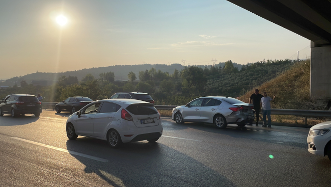 İstanbul-İzmir Otoyolu'nda zincirleme kaza: 10 yaralı