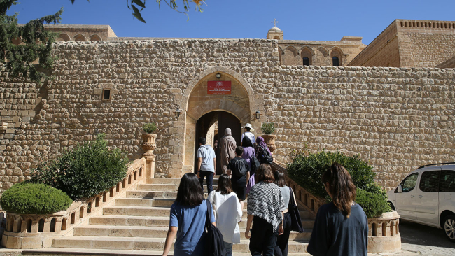 Yutlar ücretsiz tahsis edilince gençler Mardin'de tarihle buluştu