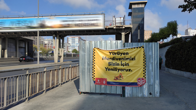 Toplu ulaşım durakları İstanbulluların çilesine çile katıyor