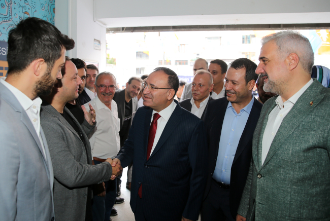 Bakan Bozdağ: AK Parti'nin iktidara gelişiyle Türkiye'de çok şey değişti