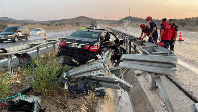 Balıkesir'de trafik kazası 2 ölü, 2 yaralı