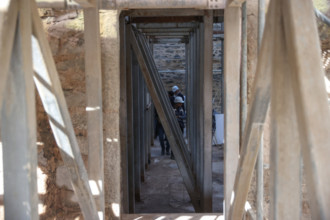 Bakan Ersoy Kız Kulesi'nde inceleme yaptı