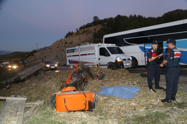 Kastamonu'da otobüs ile traktör çarpıştı: 1 ölü, 12 yaralı