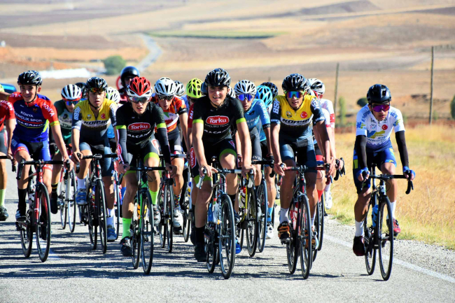 Türkiye Bisiklet Şampiyonası 7. Etap Puanlı Yol Yarışları'nda ilk gün tamamlandı